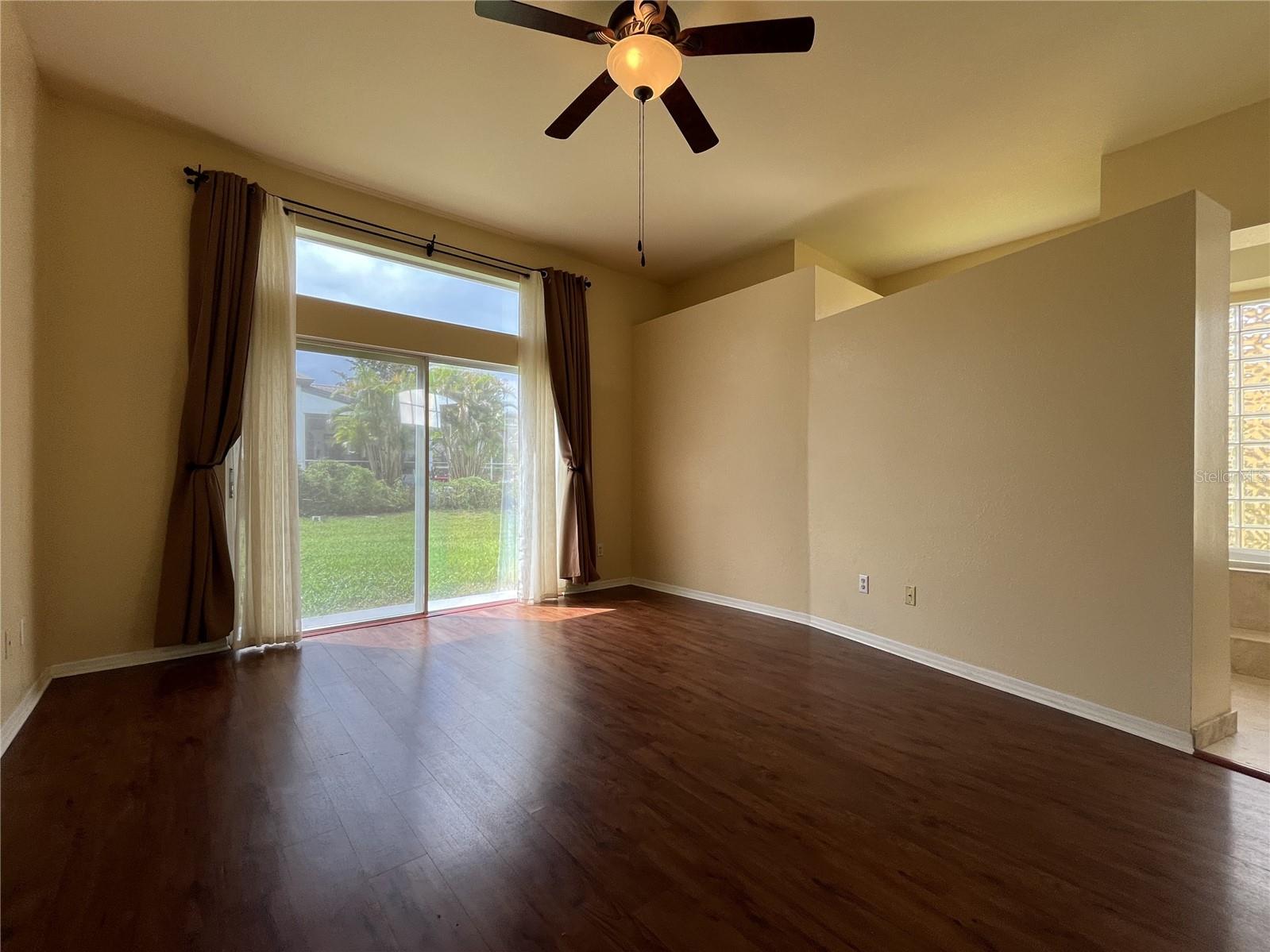 HAMPTONS - Residential Lease