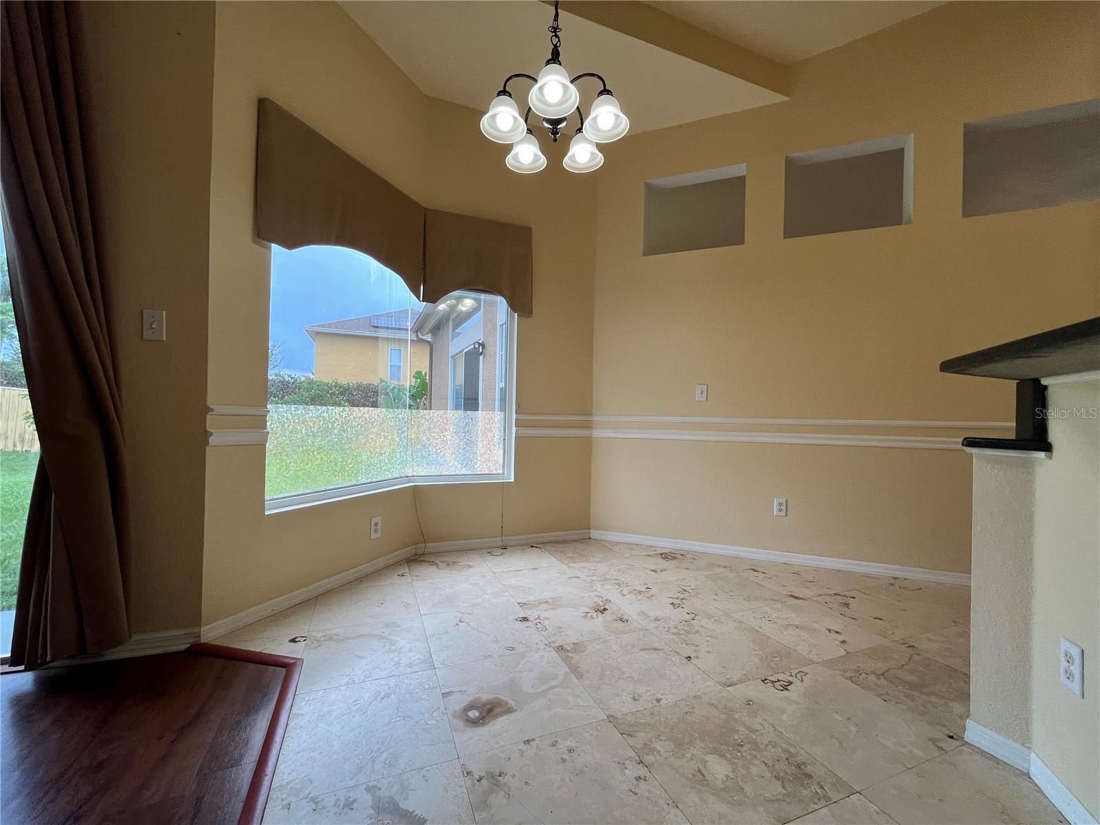 HAMPTONS - Residential Lease