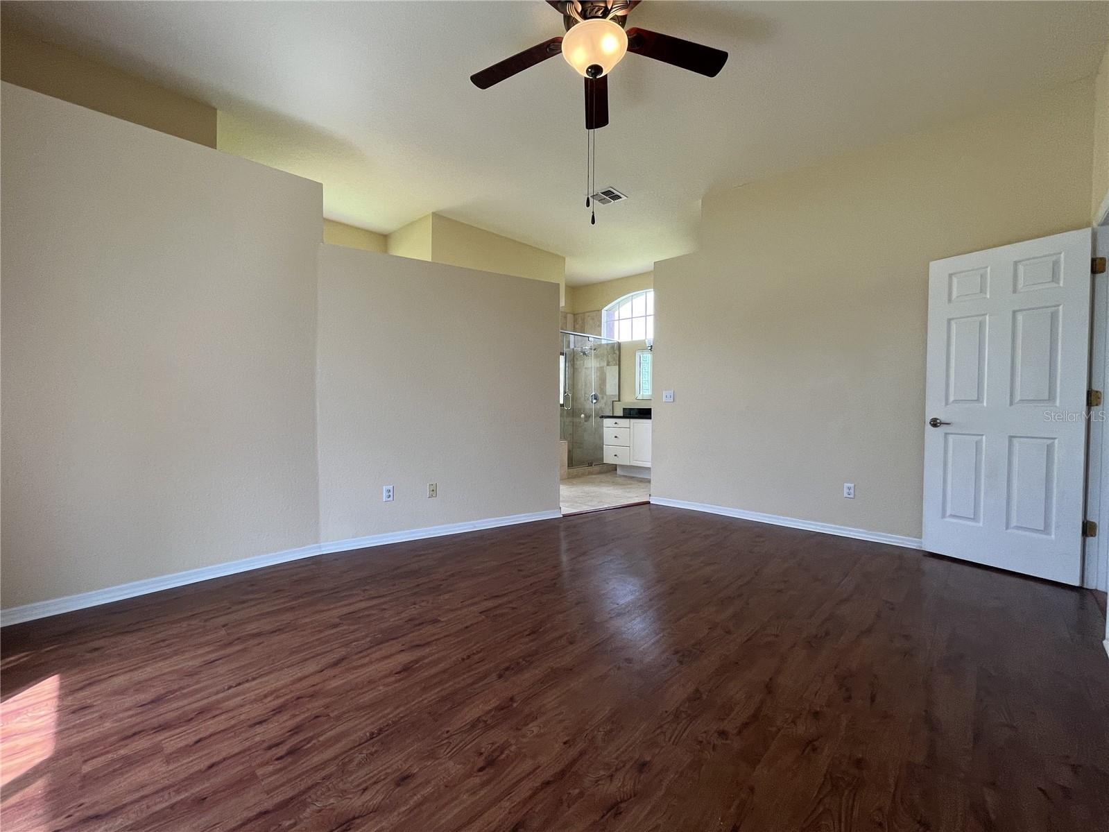 HAMPTONS - Residential Lease