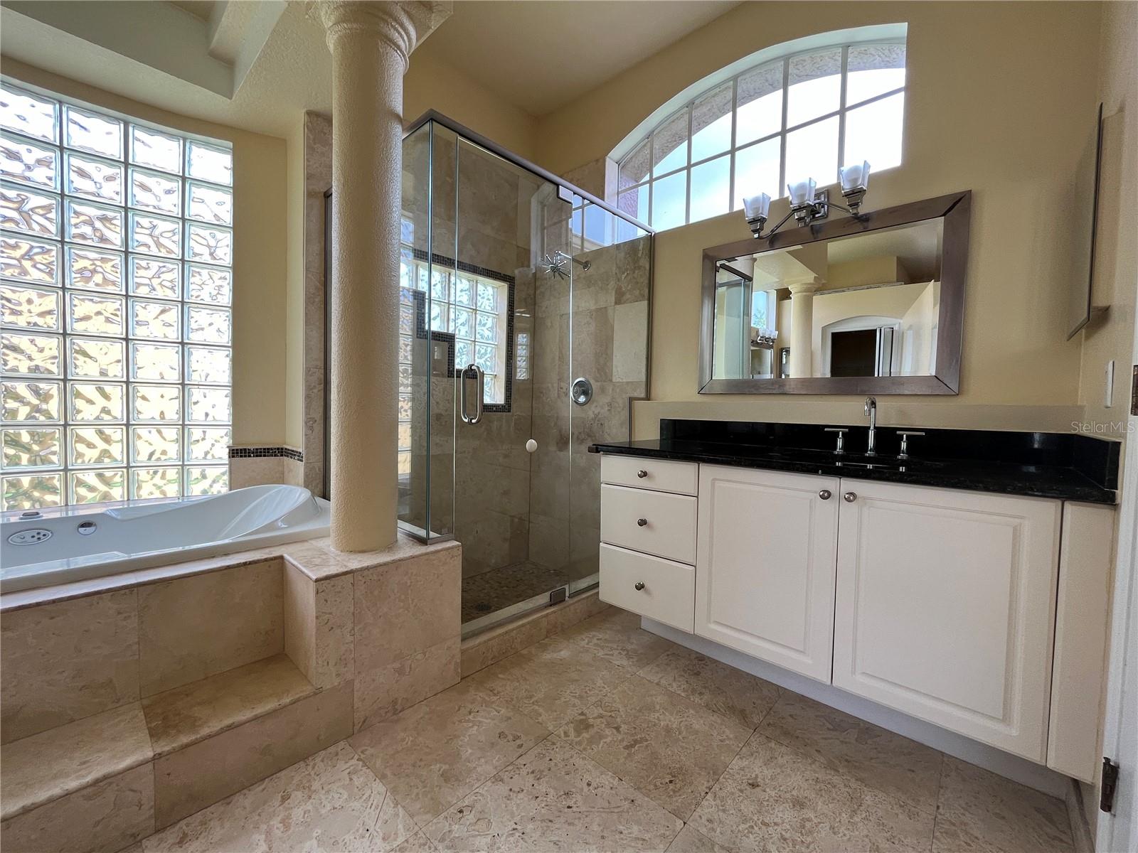 HAMPTONS - Residential Lease