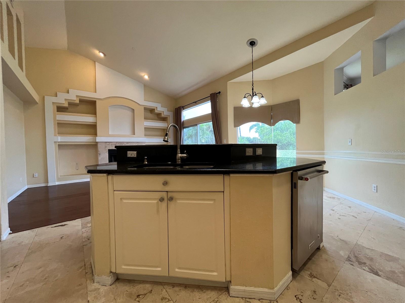 HAMPTONS - Residential Lease