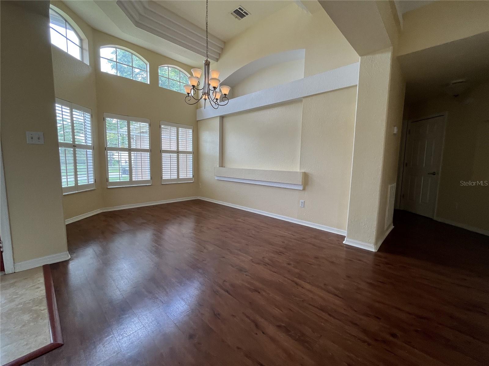 HAMPTONS - Residential Lease