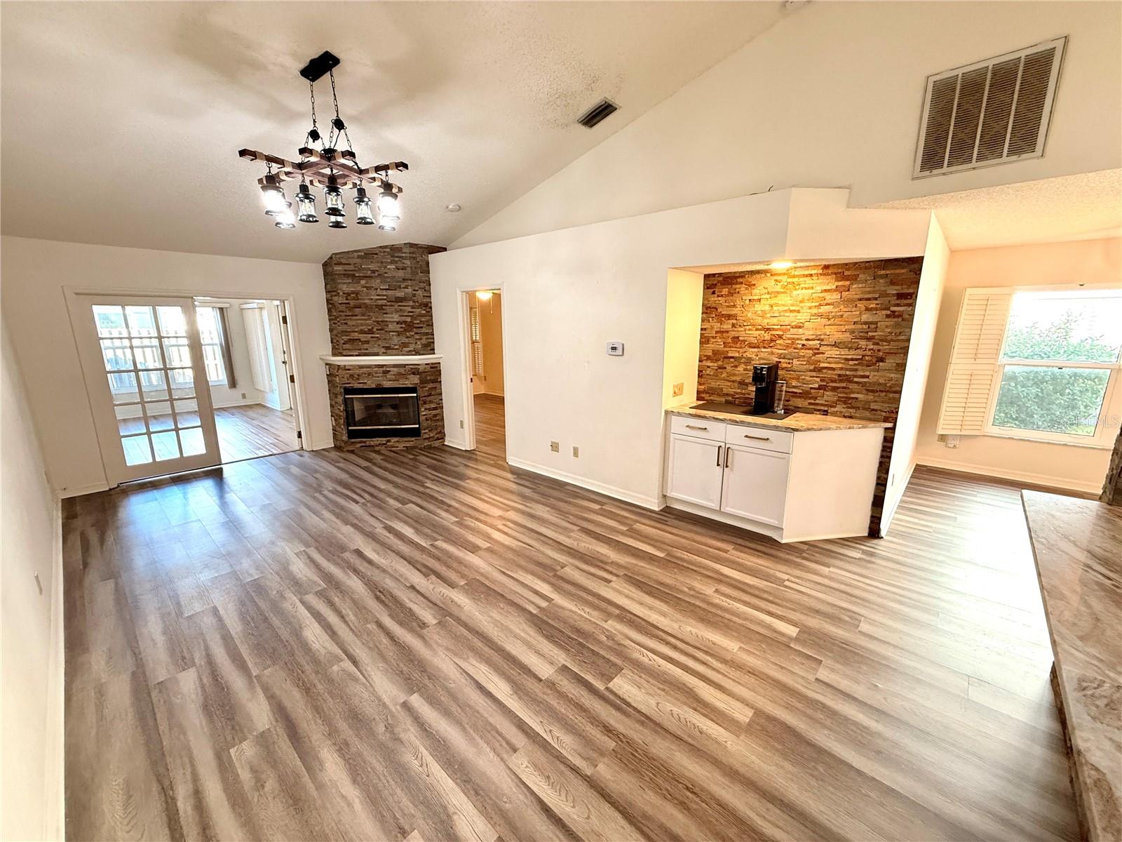 BROOKFIELD AT ESTANCIA - Residential