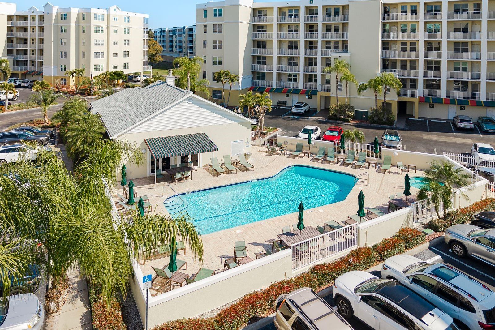 COUNTRY CLUB CONDO AT EAST BAY - Residential