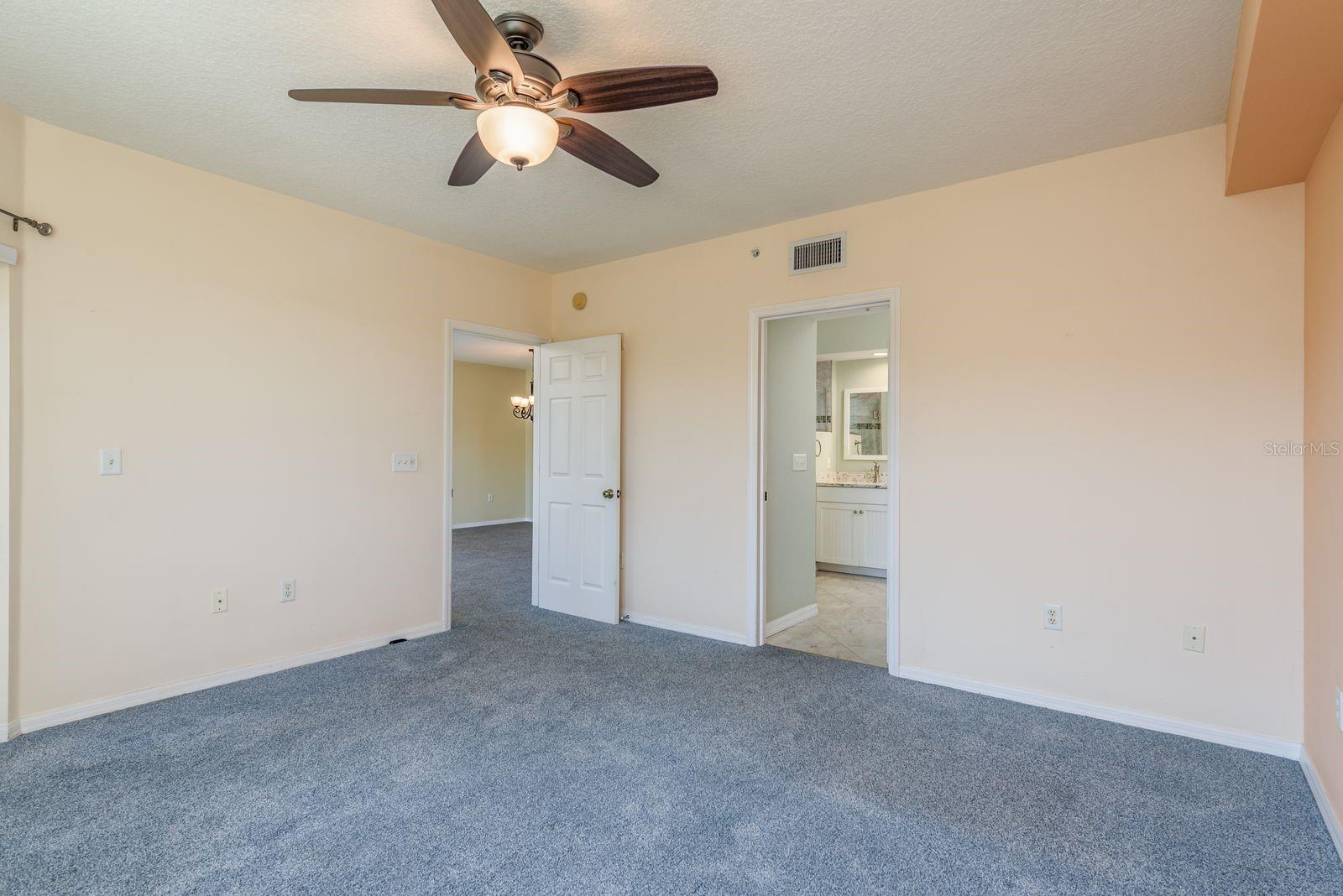 COUNTRY CLUB CONDO AT EAST BAY - Residential