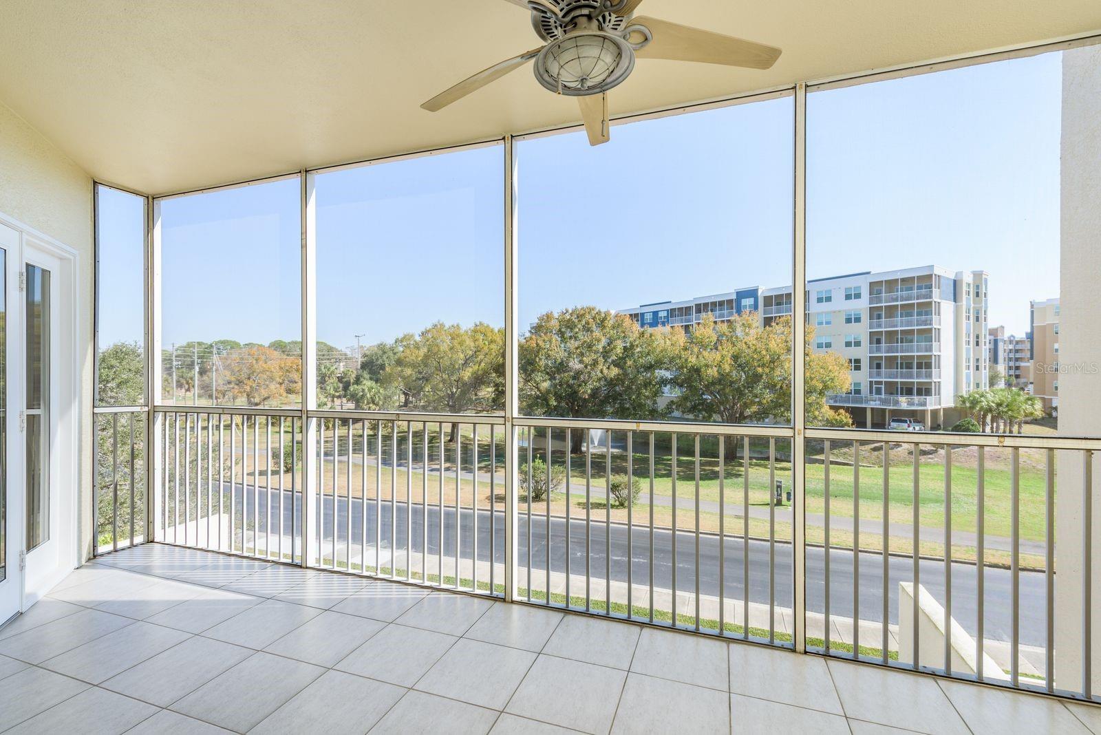 COUNTRY CLUB CONDO AT EAST BAY - Residential