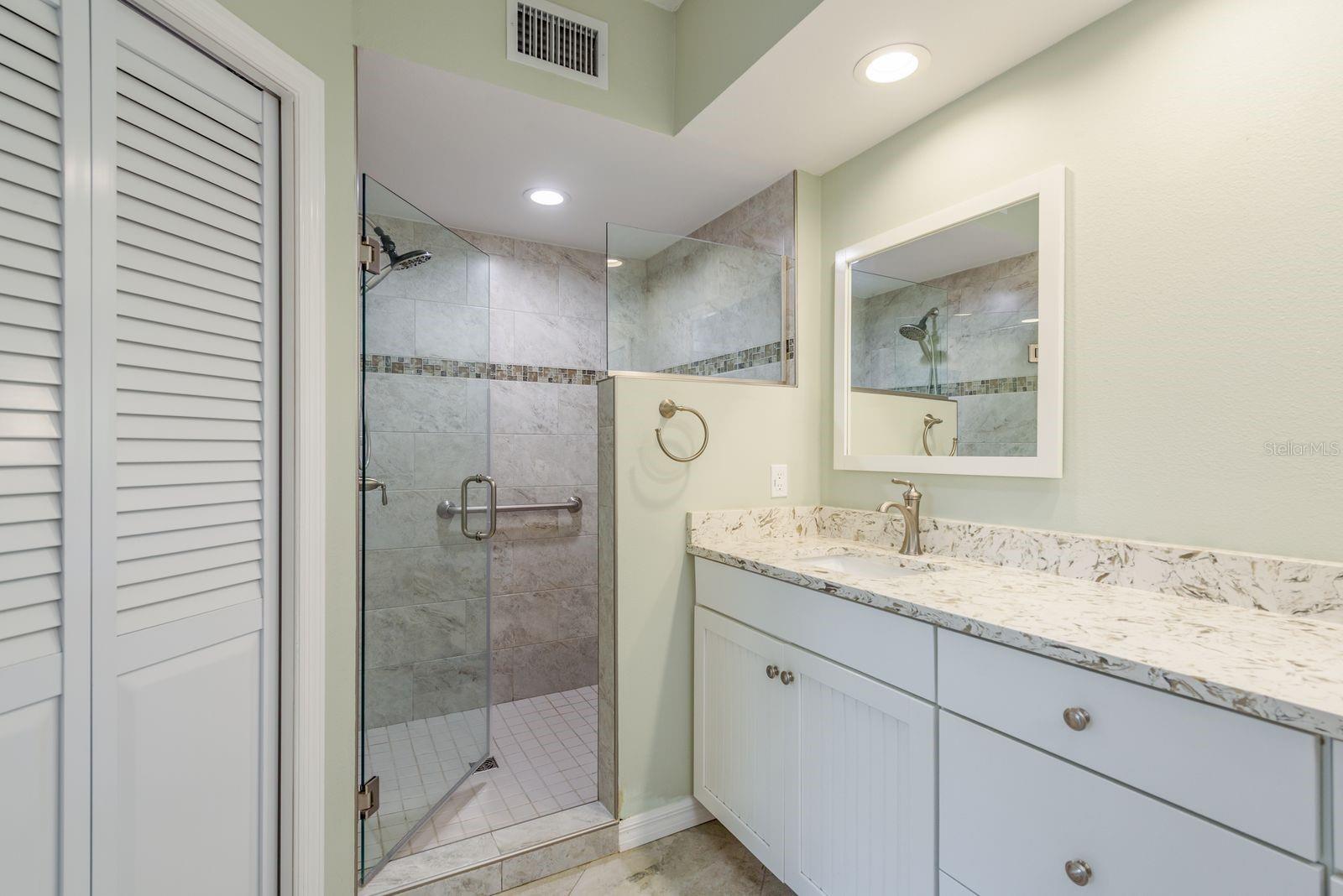 COUNTRY CLUB CONDO AT EAST BAY - Residential