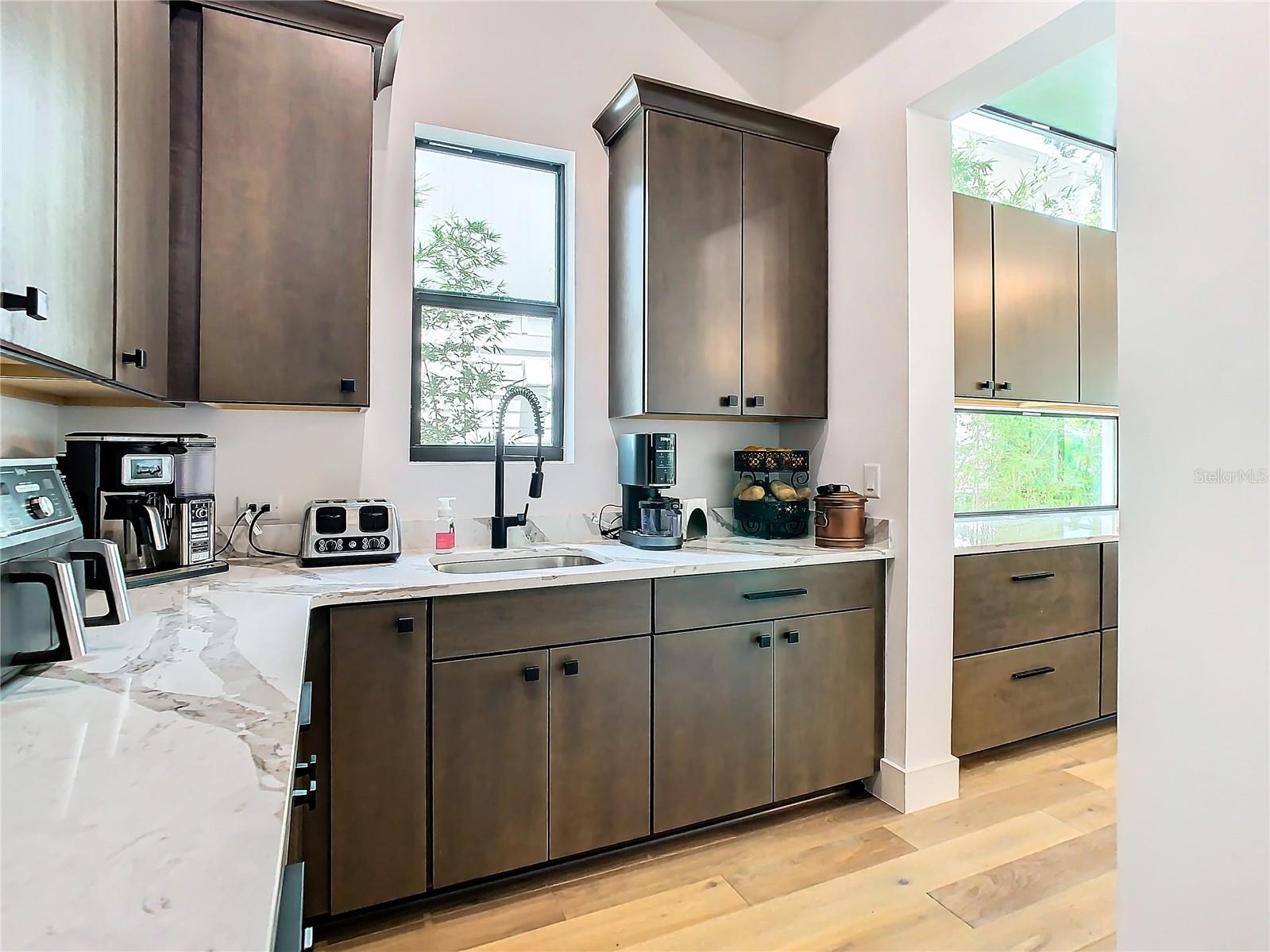 SUNSET PARK - Residential