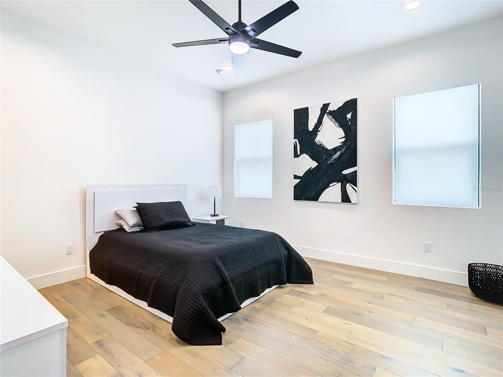 SUNSET PARK - Residential