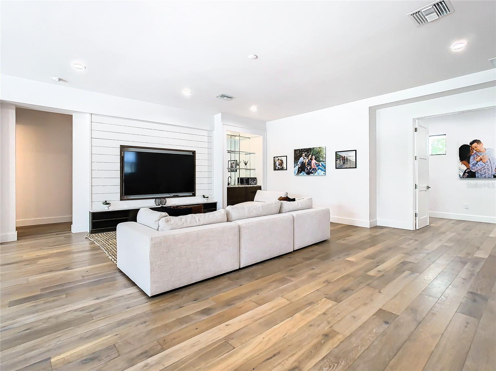 SUNSET PARK - Residential