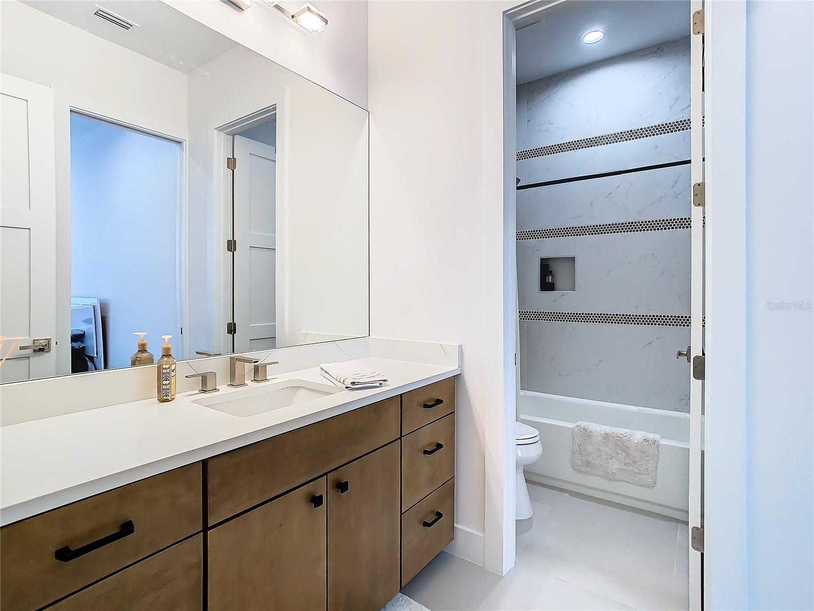 SUNSET PARK - Residential