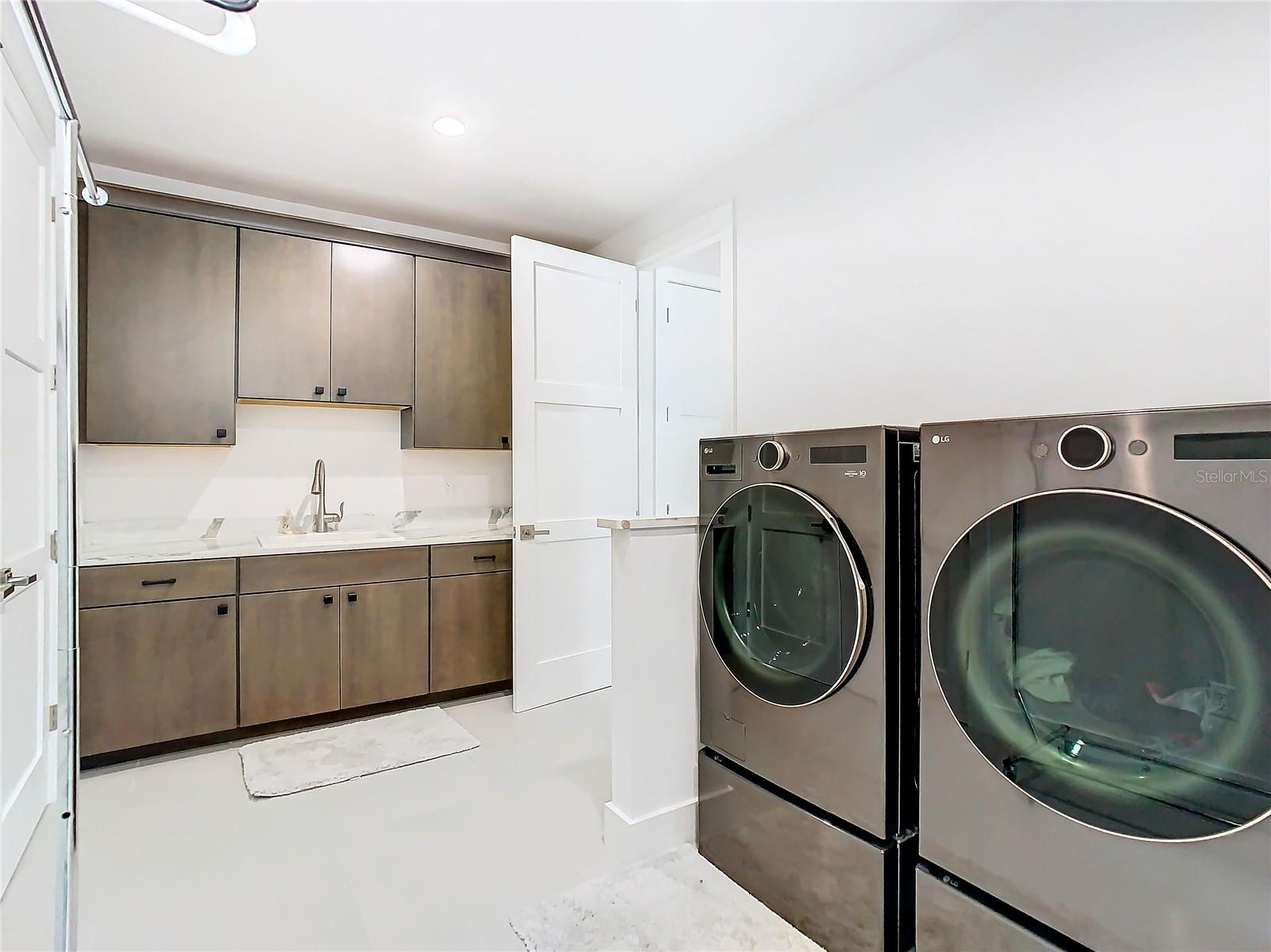 SUNSET PARK - Residential