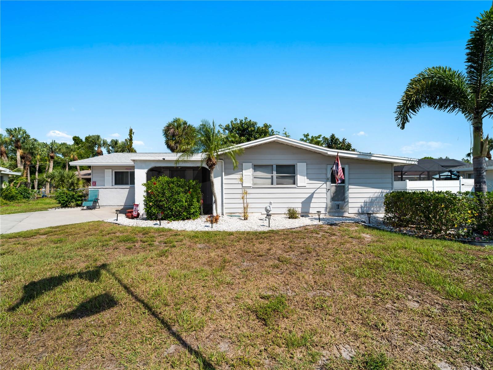 Photo 32 of 76 of 574 S VENICE BOULEVARD house