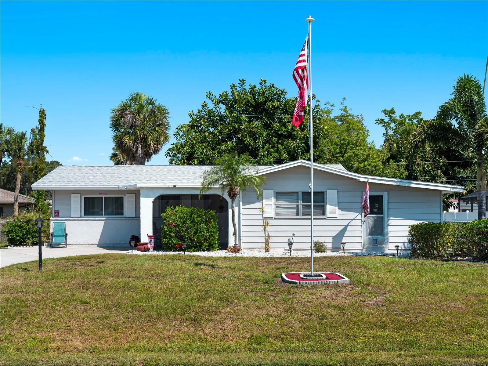 Photo 2 of 76 of 574 S VENICE BOULEVARD house