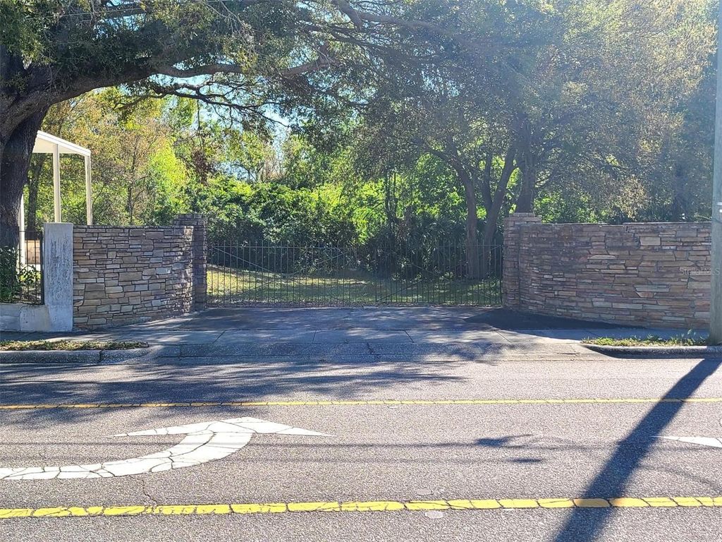 Photo of 3541 N Blvd, Tampa, FL 33603 (MLS # TB8361739)