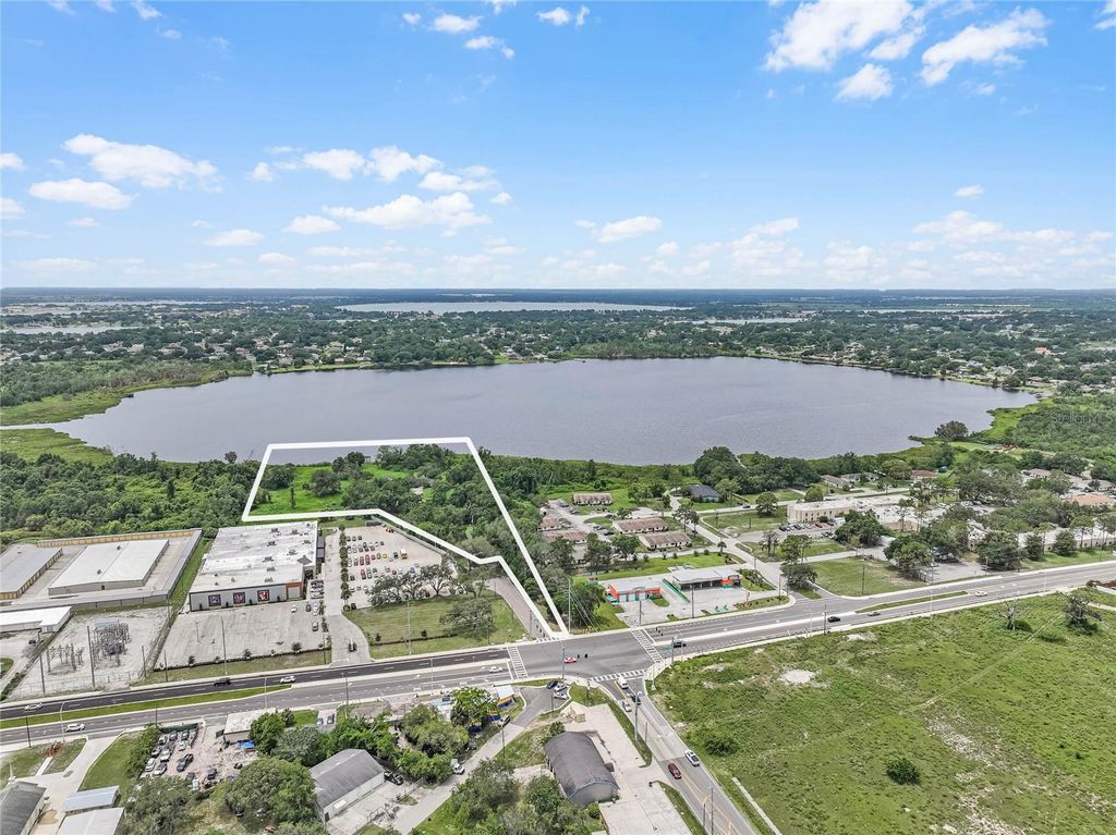 Photo of 2000 Dundee Road, Winter Haven, FL 33884 (MLS # P4926230)