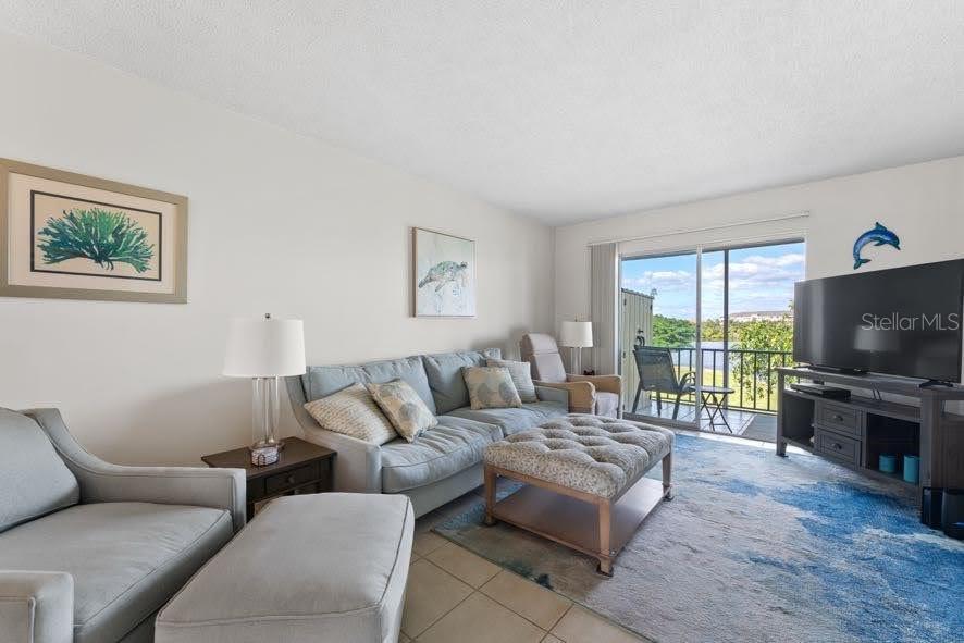 BAYSHORE ON THE LAKE APTS SEC 3 - Residential