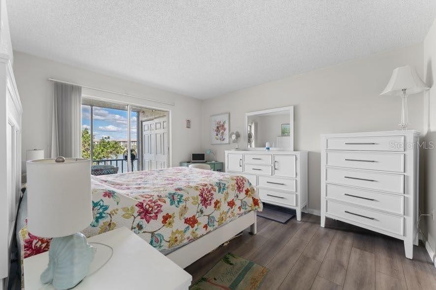 BAYSHORE ON THE LAKE APTS SEC 3 - Residential