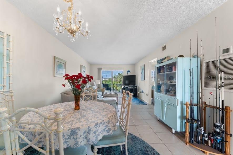 BAYSHORE ON THE LAKE APTS SEC 3 - Residential