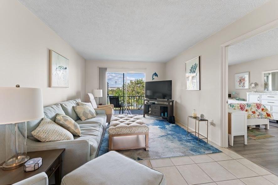 BAYSHORE ON THE LAKE APTS SEC 3 - Residential