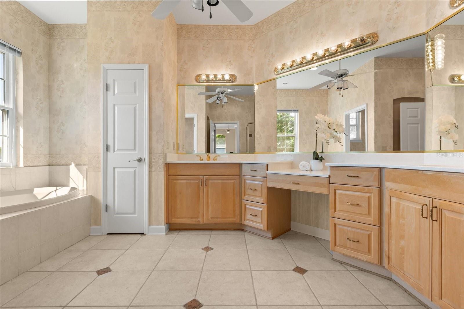 WHISPERING WINDS PH 2 - Residential