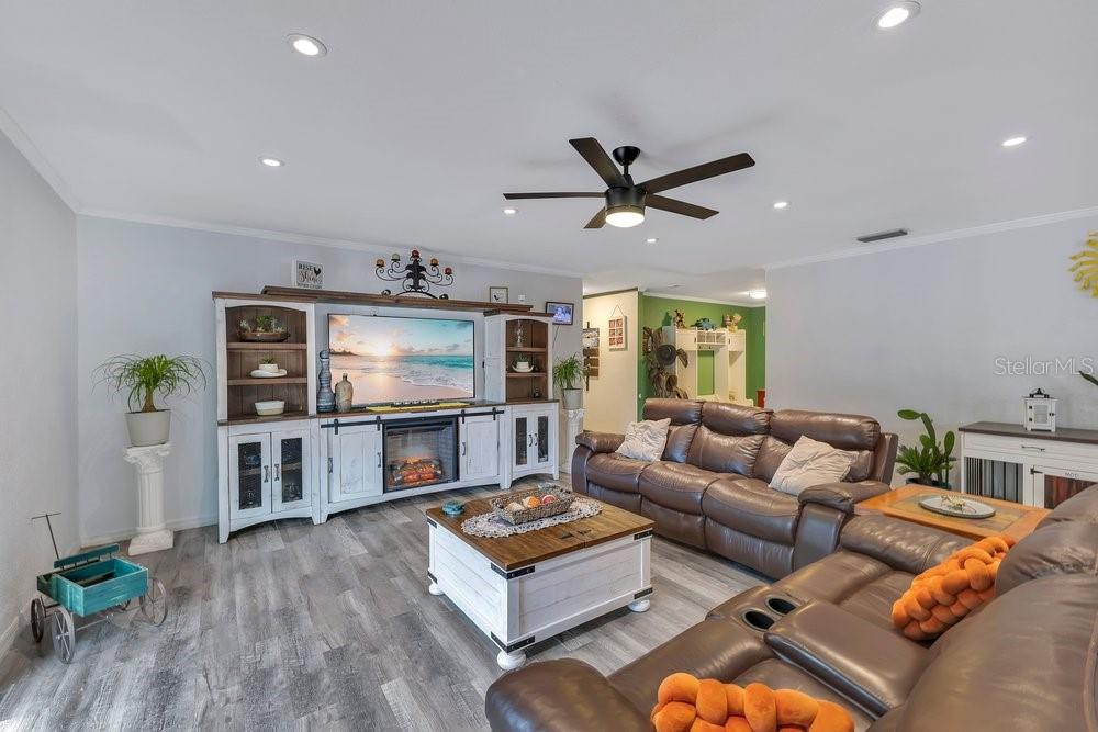 RIVER RIDGE - Residential