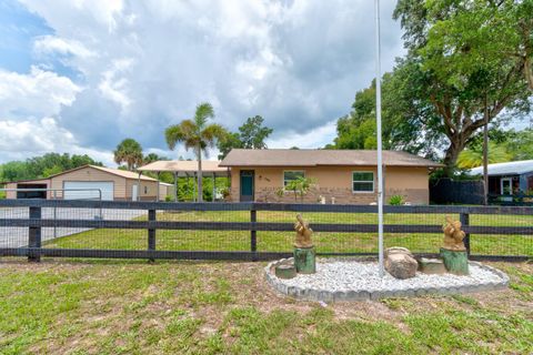 130 N GAINES STREET OAK HILL FL 32759