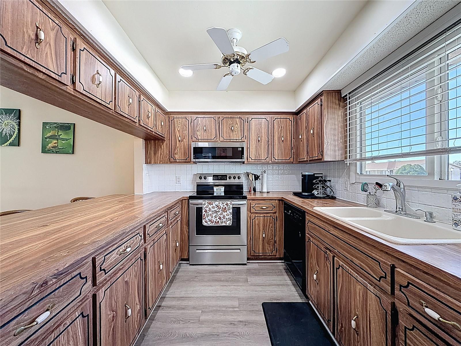 EAGLES POINT CONDO - Residential