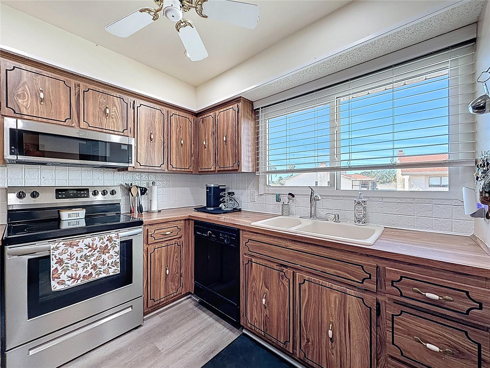 EAGLES POINT CONDO - Residential