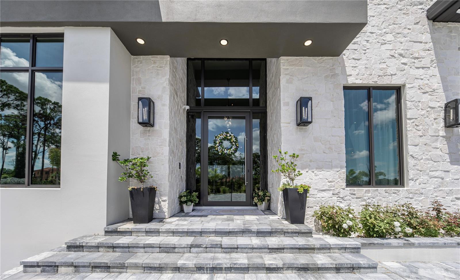 9240 FALCON COURT