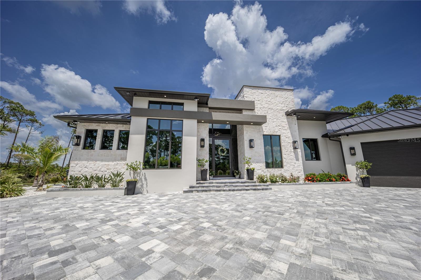 9240 FALCON COURT