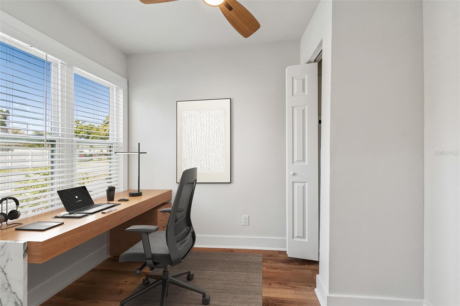 BUTTONS F P - Residential