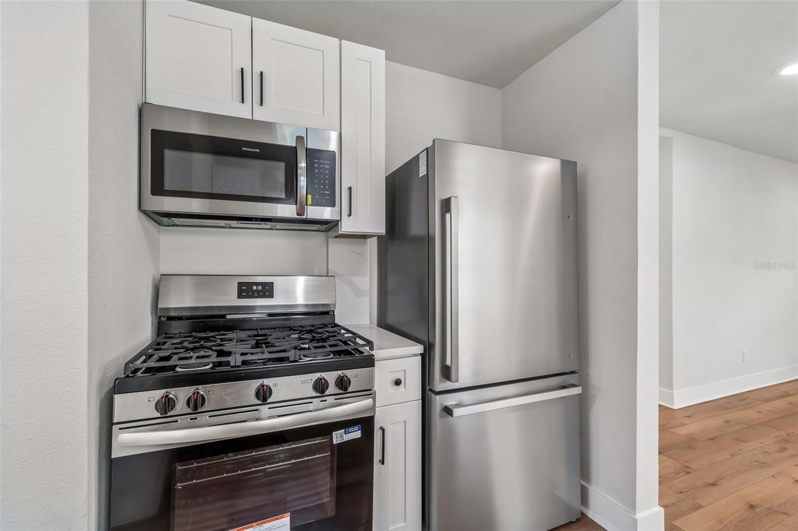 BUTTONS F P - Residential