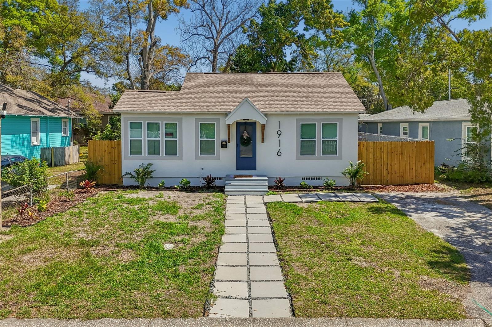 BUTTONS F P - Residential