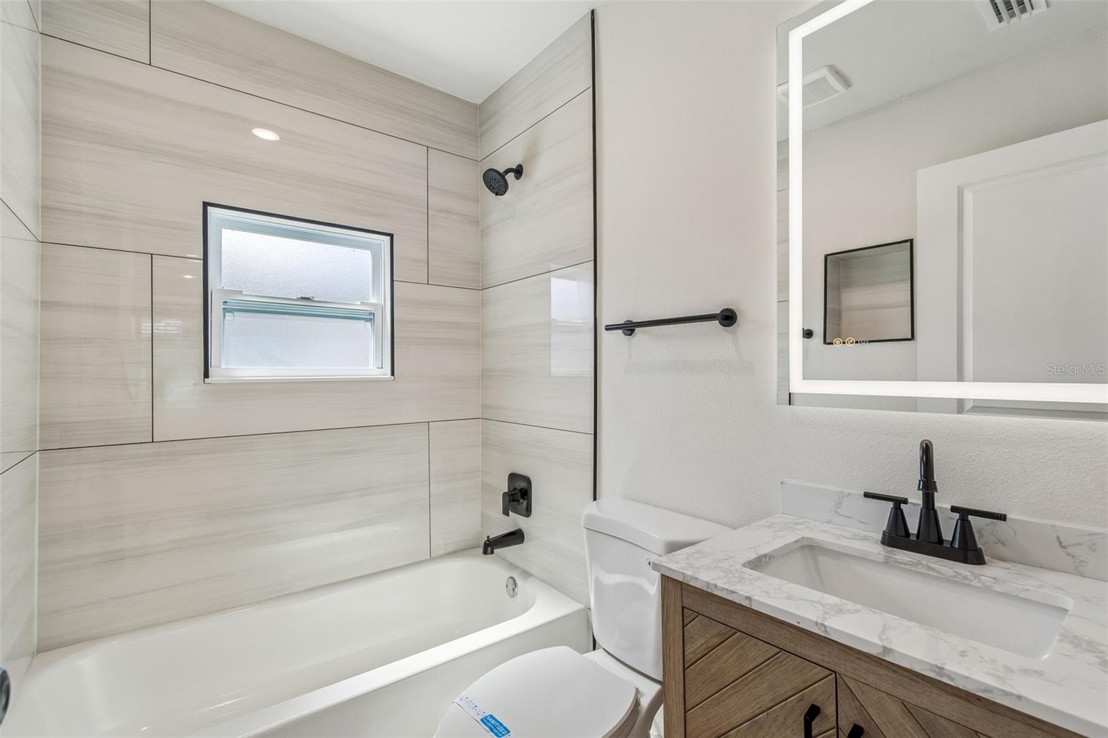 BUTTONS F P - Residential