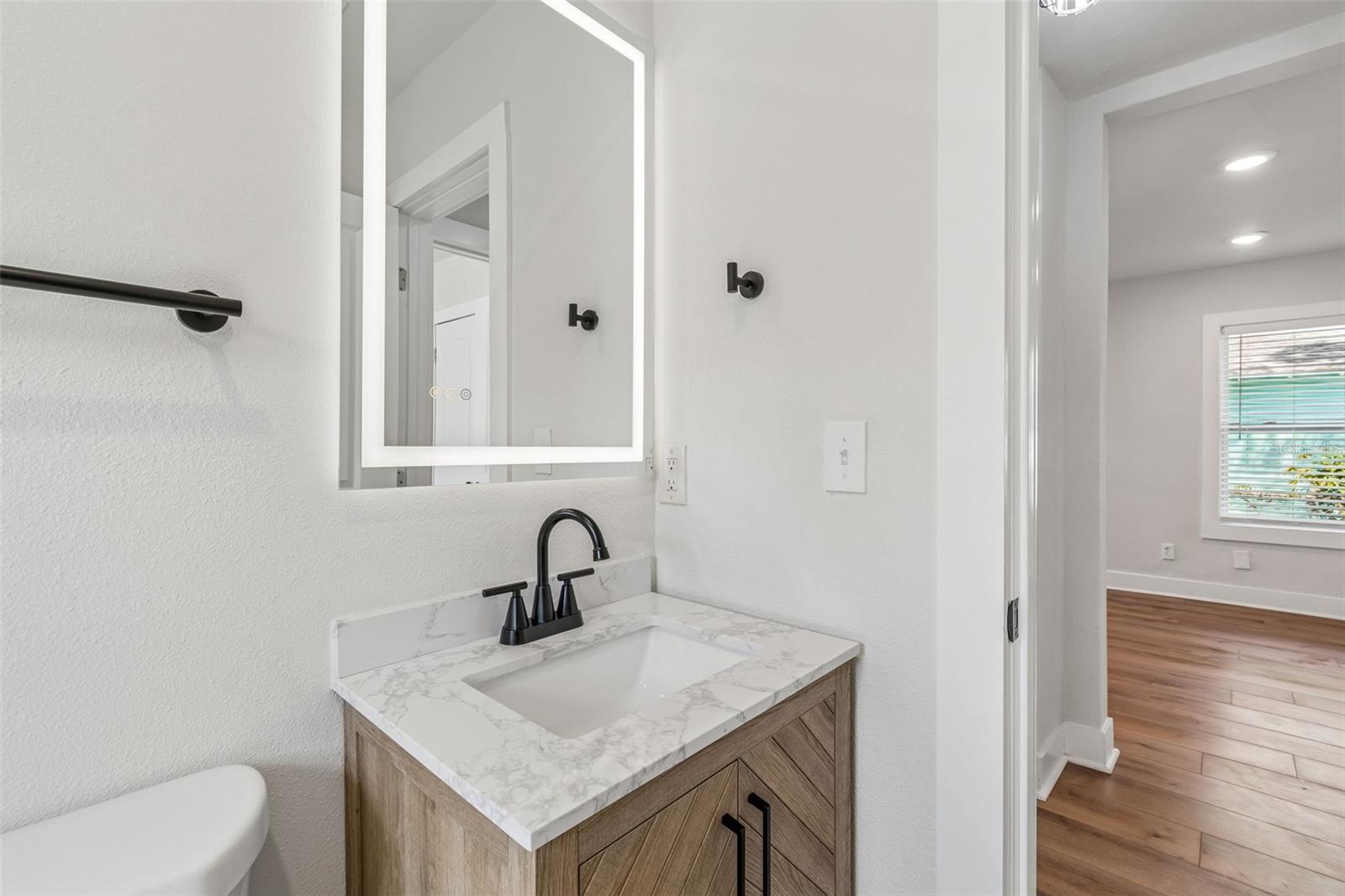 BUTTONS F P - Residential