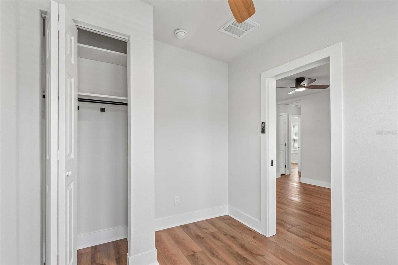 BUTTONS F P - Residential