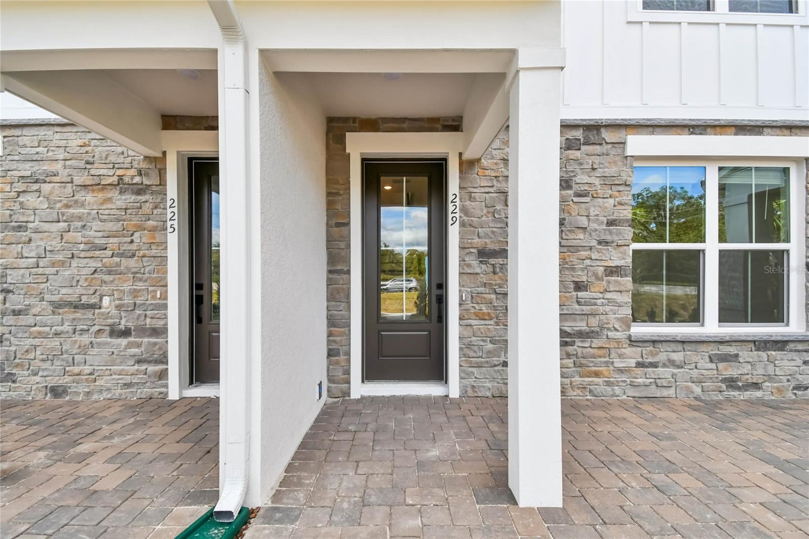 TOWNES AT NORTHLAKE - Residential