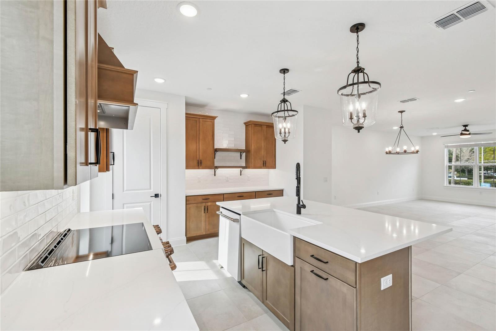 TOWNES AT NORTHLAKE - Residential