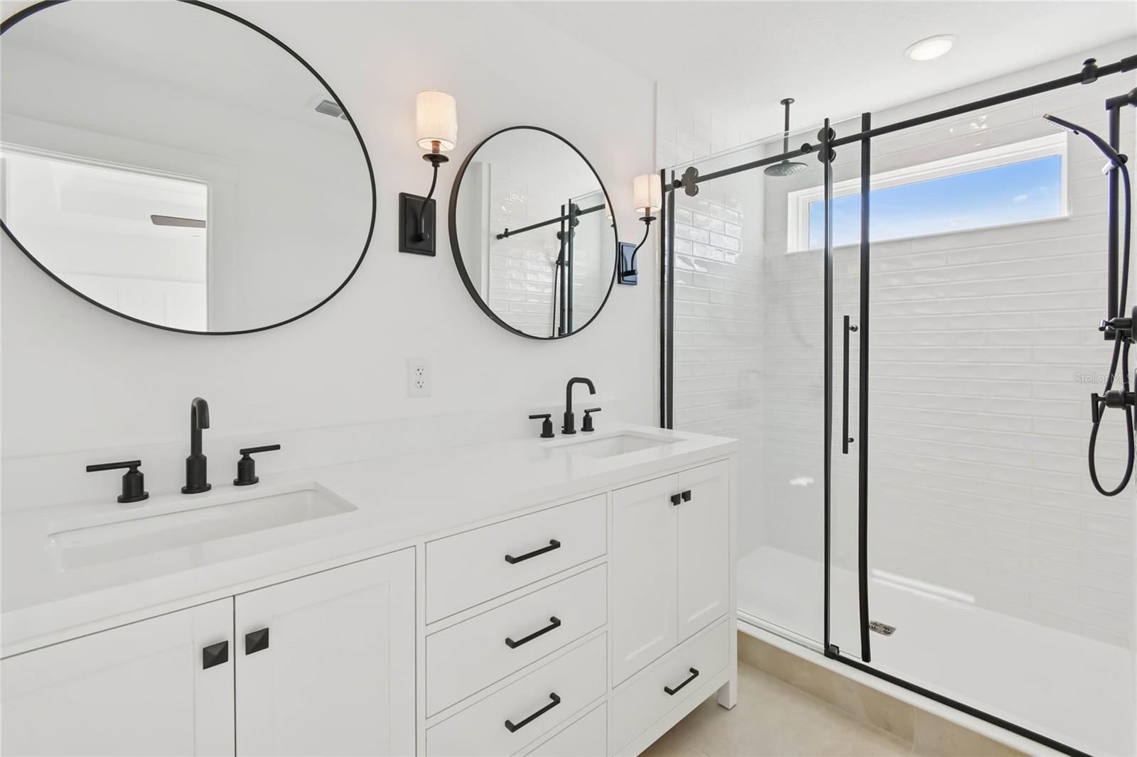 TOWNES AT NORTHLAKE - Residential