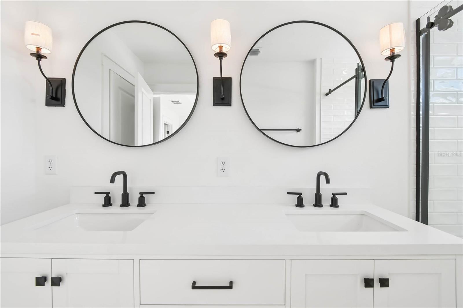 TOWNES AT NORTHLAKE - Residential