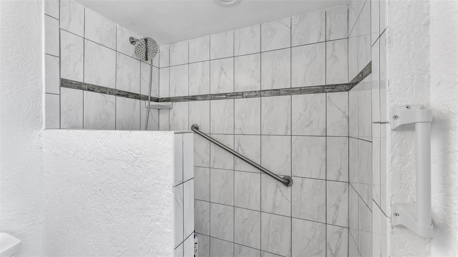 PINESTHE - Residential