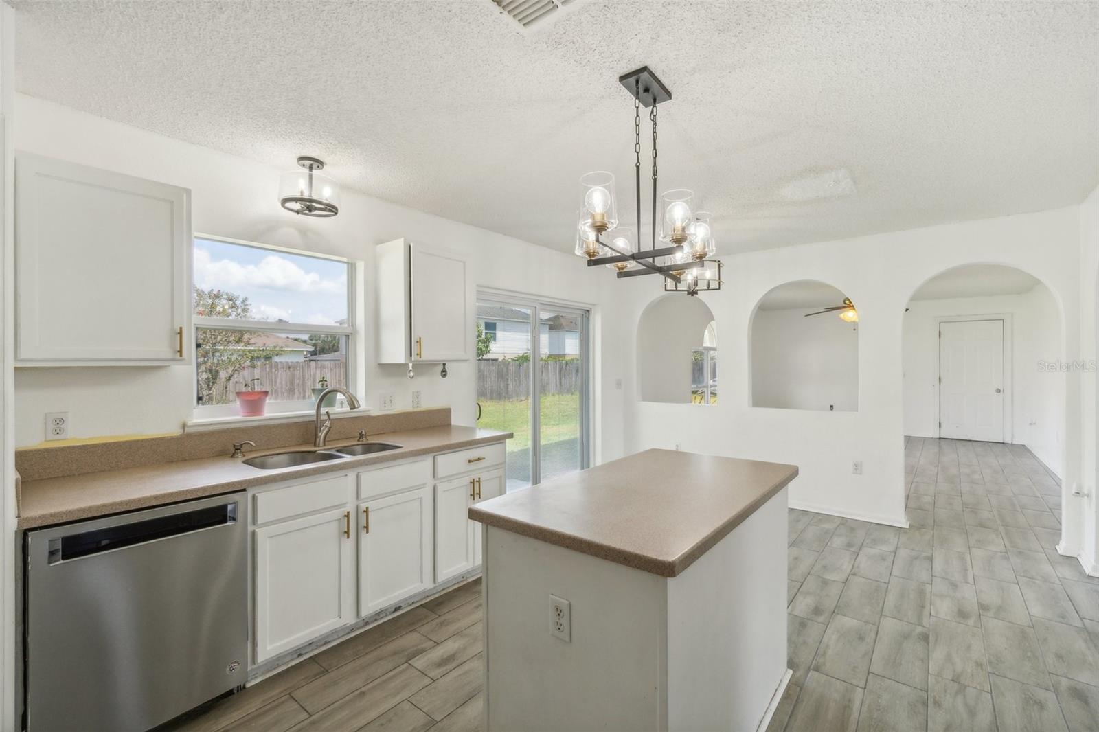 ASHTON PARK - Residential