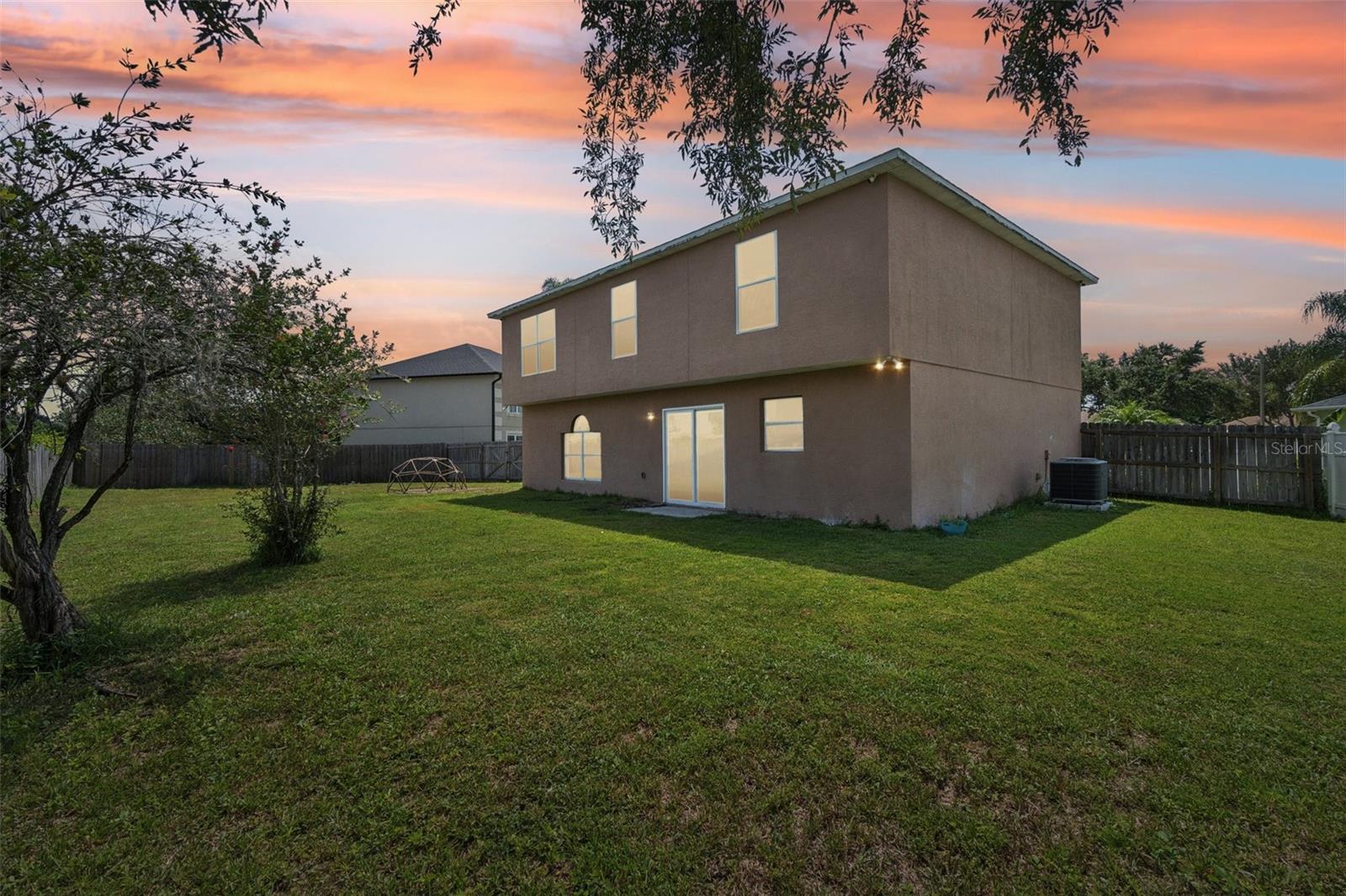 ASHTON PARK - Residential