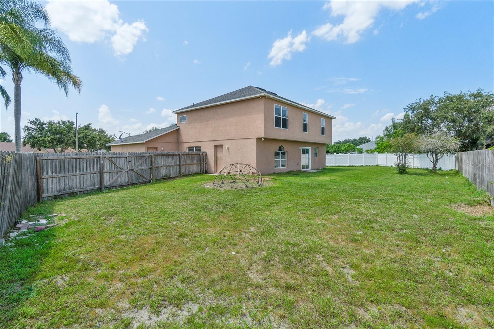 ASHTON PARK - Residential