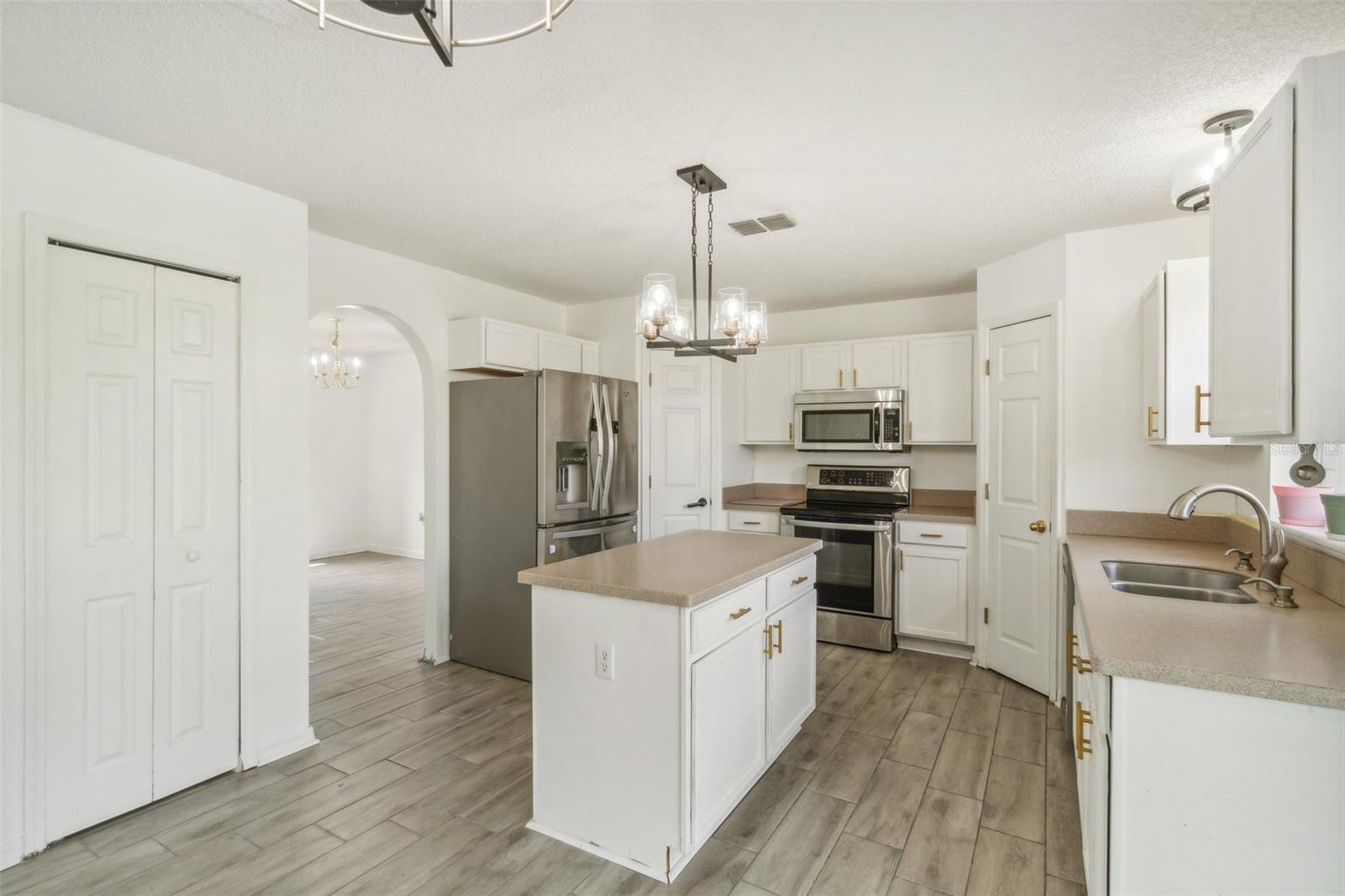 ASHTON PARK - Residential