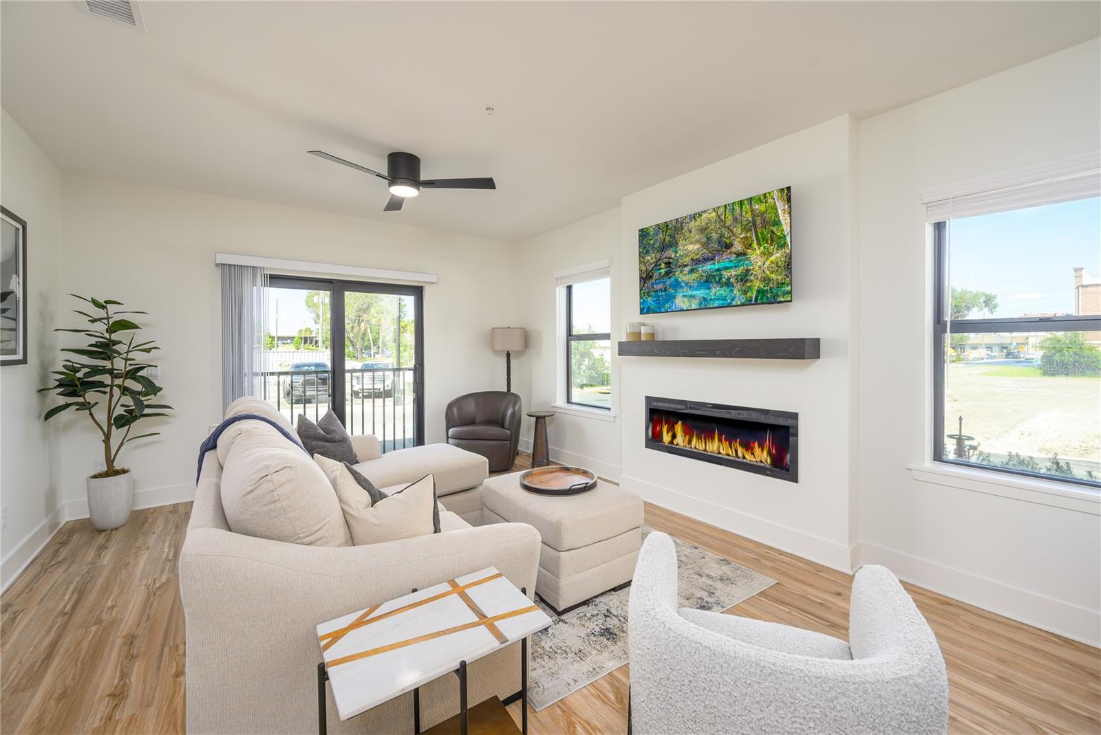 415 SE 1ST AVENUE 103-B