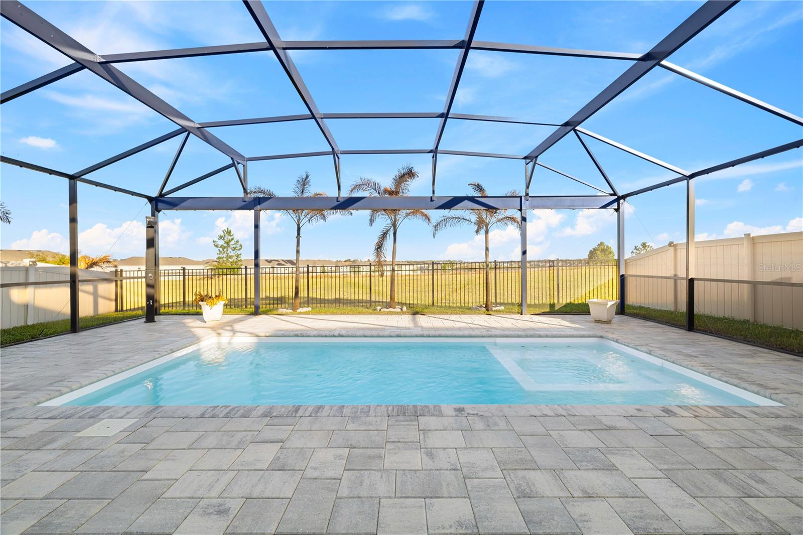 WATERBROOKE - Residential