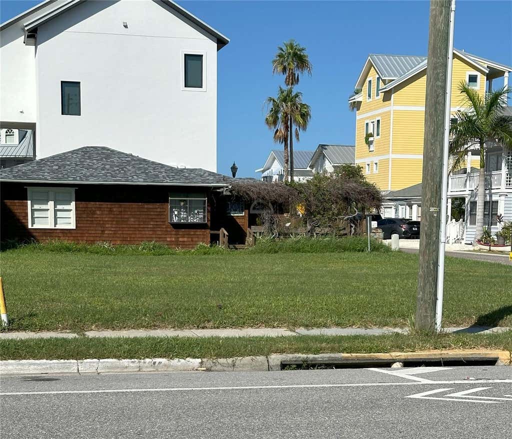 Photo of 181 Ave W, Redington Shores, FL 33708 (MLS # TB8528352)