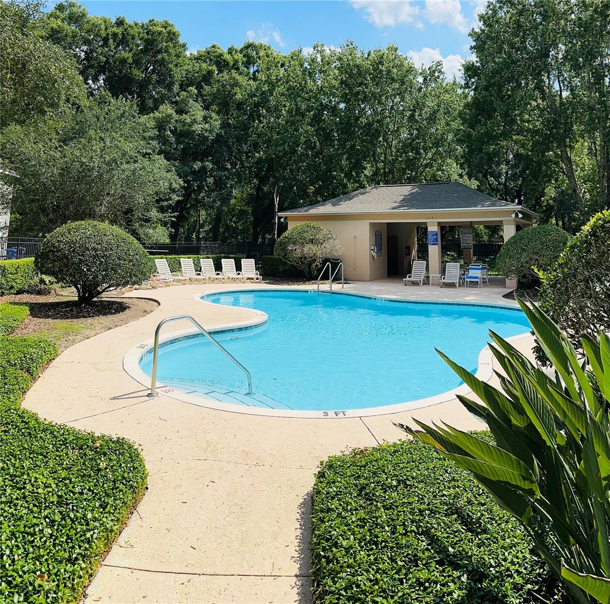 OAK VALLEY TWNHMS - Residential